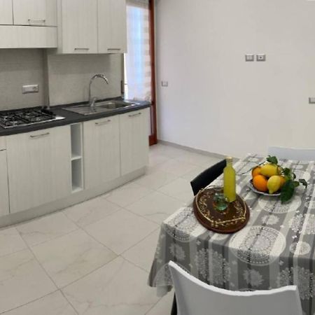 A Casa E' Mamma Apartment ซอร์เรนโต ภายนอก รูปภาพ